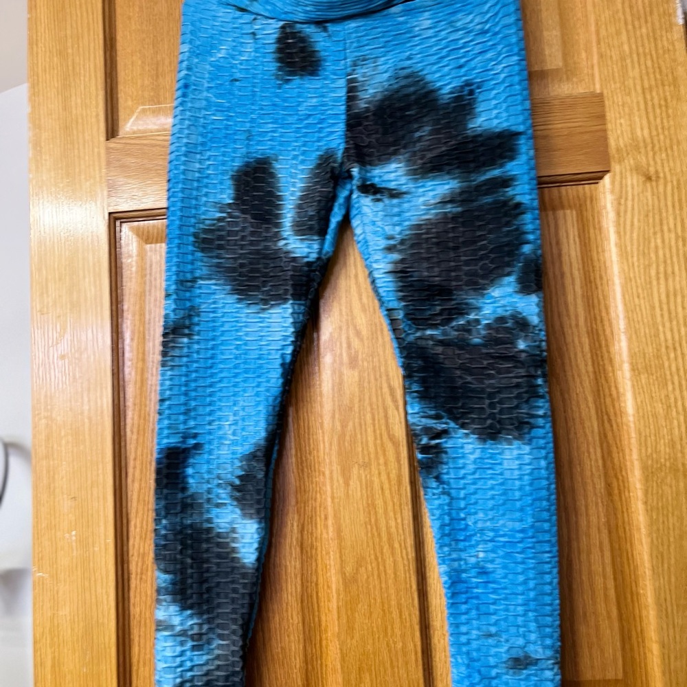 Women  Blue and Black Tie-Dye Leggings. Runs small.